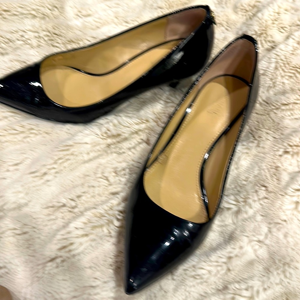 Kitten heels patent leather